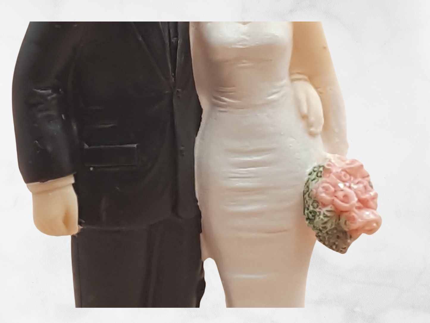 Hochzeitsfigur Brautpaar mit eng anliegendes Kleid | Deko Figur zur Hochzeit als Tortenfigur