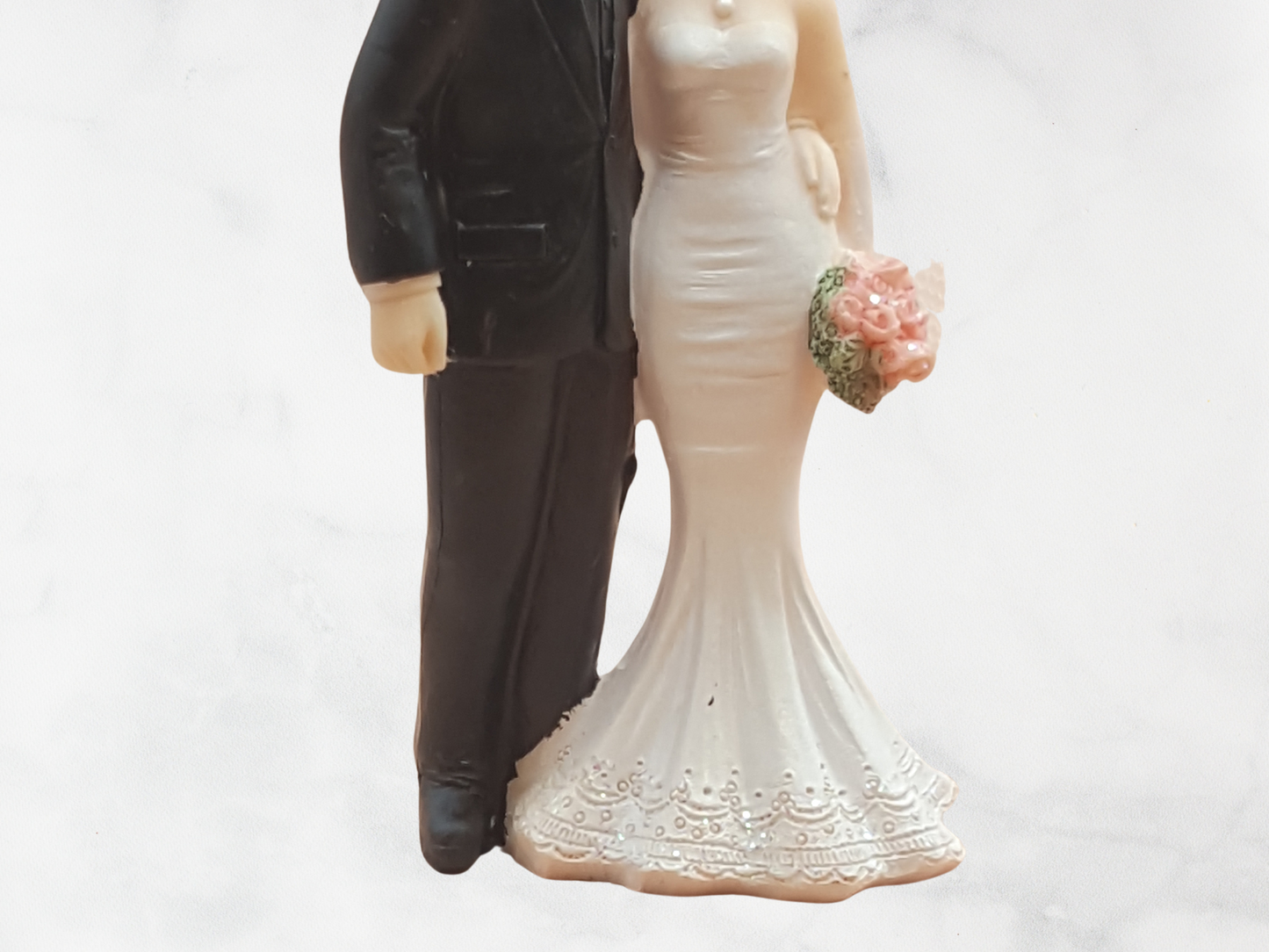 Hochzeitsfigur Brautpaar mit eng anliegendes Kleid | Deko Figur zur Hochzeit als Tortenfigur