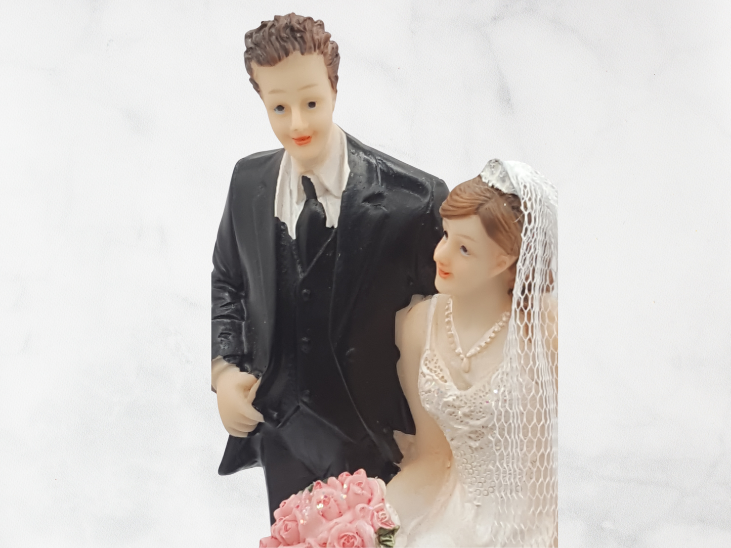 Deko Figur zur Hochzeit | Brautpaar sitzend als Tortenfigur | Geschenkidee Dekofigur als Hochzeitsgeschenk