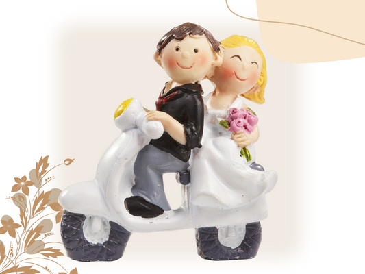 Deko Figur zur Hochzeit Brautpaar auf Roller Vespa Tortenfigur Tortenaufsatz