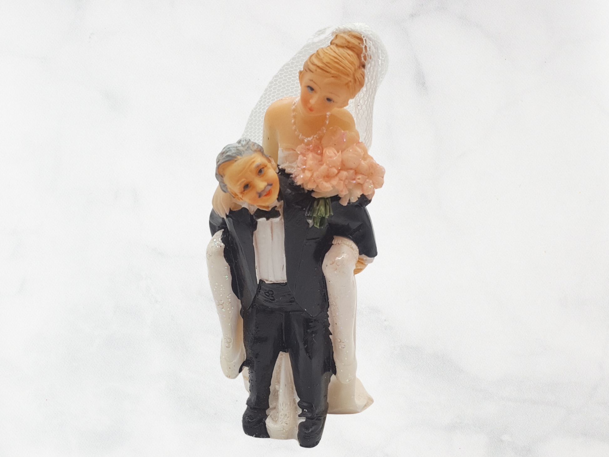 Deko Figur zur Hochzeit Huckepack