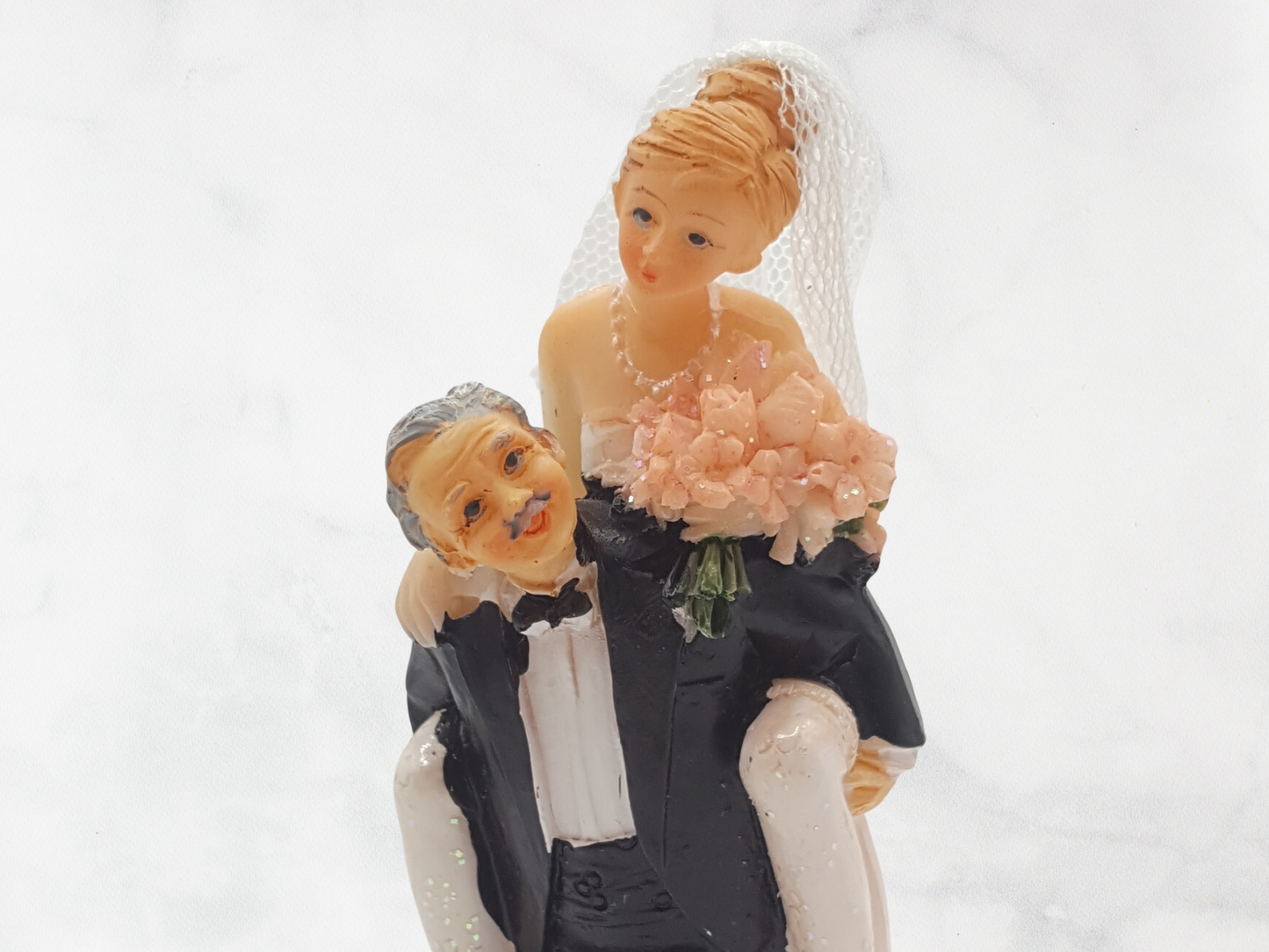 Deko Figur zur Hochzeit Huckepack