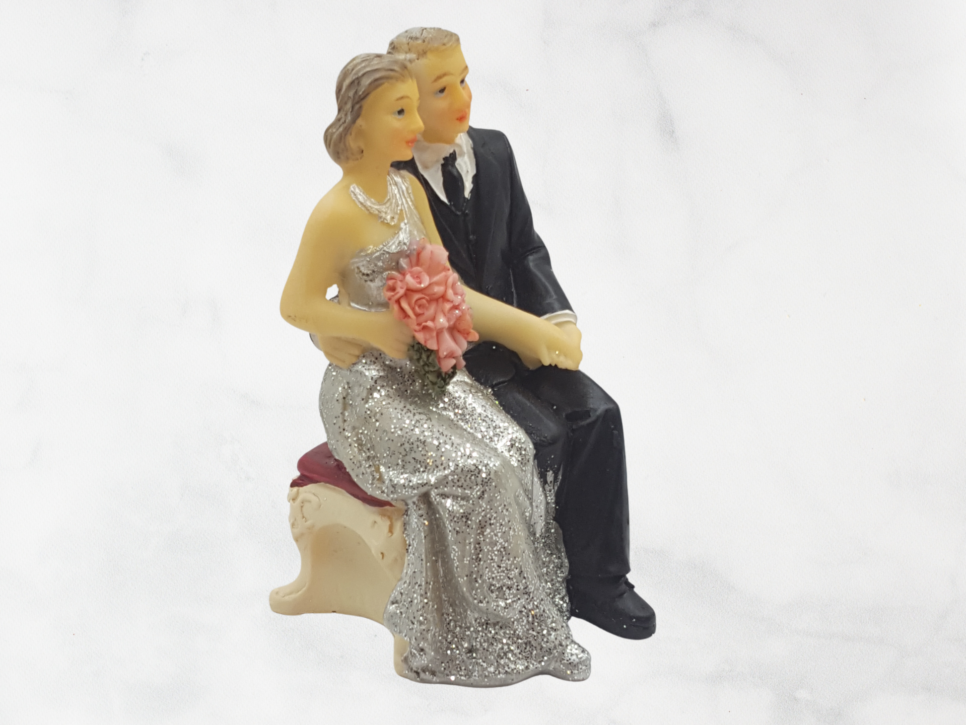 Deko Figur zur Silberhochzeit sitzend Hand haltend